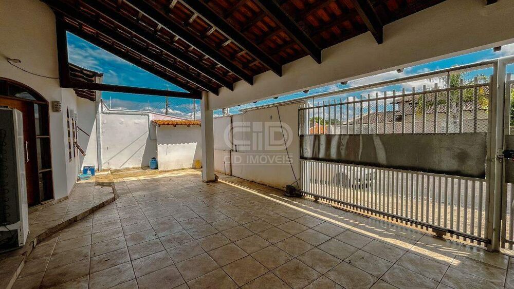 Casa, 3 quartos, 300 m² - Foto 1