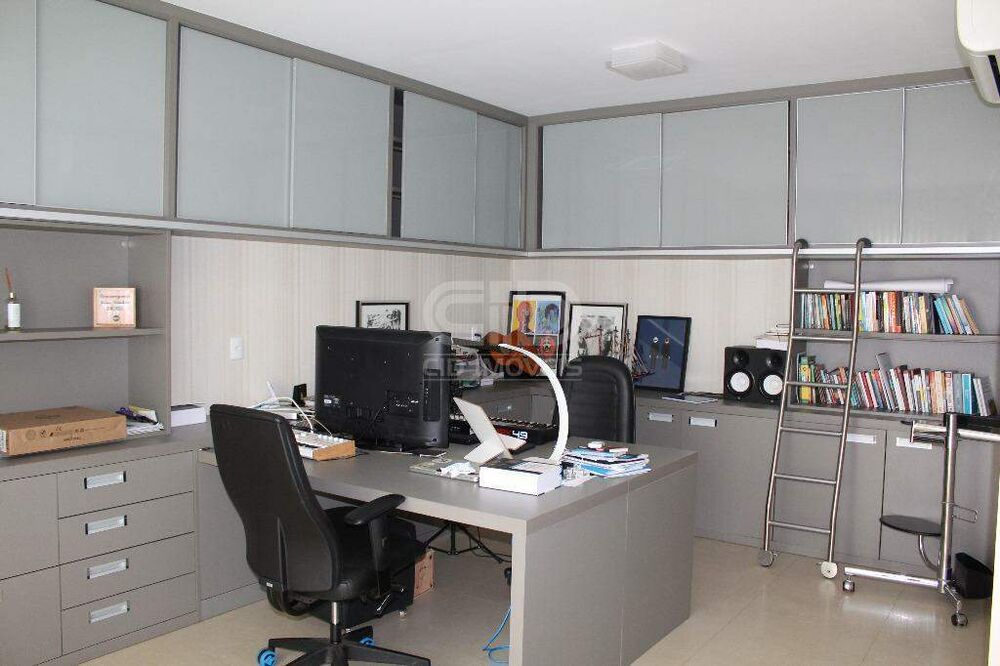 Casa de Condomínio à venda com 4 quartos, 534m² - Foto 2