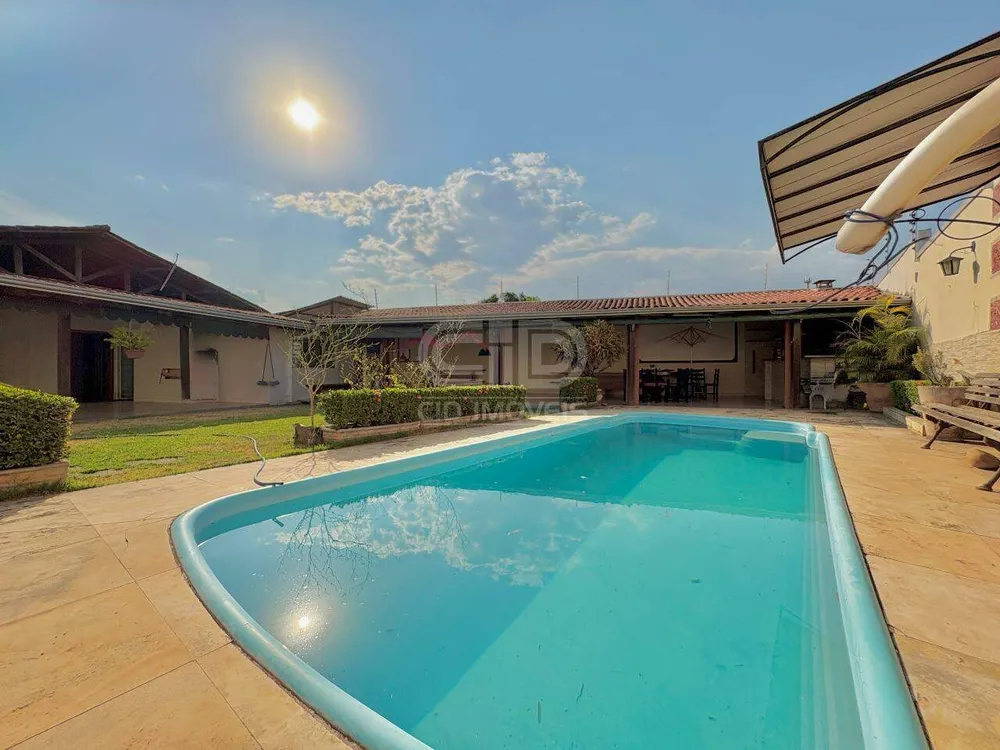 Casa, 3 quartos, 225 m² - Foto 1