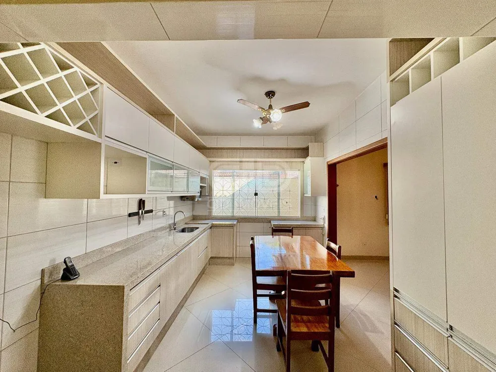 Casa, 3 quartos, 225 m² - Foto 3