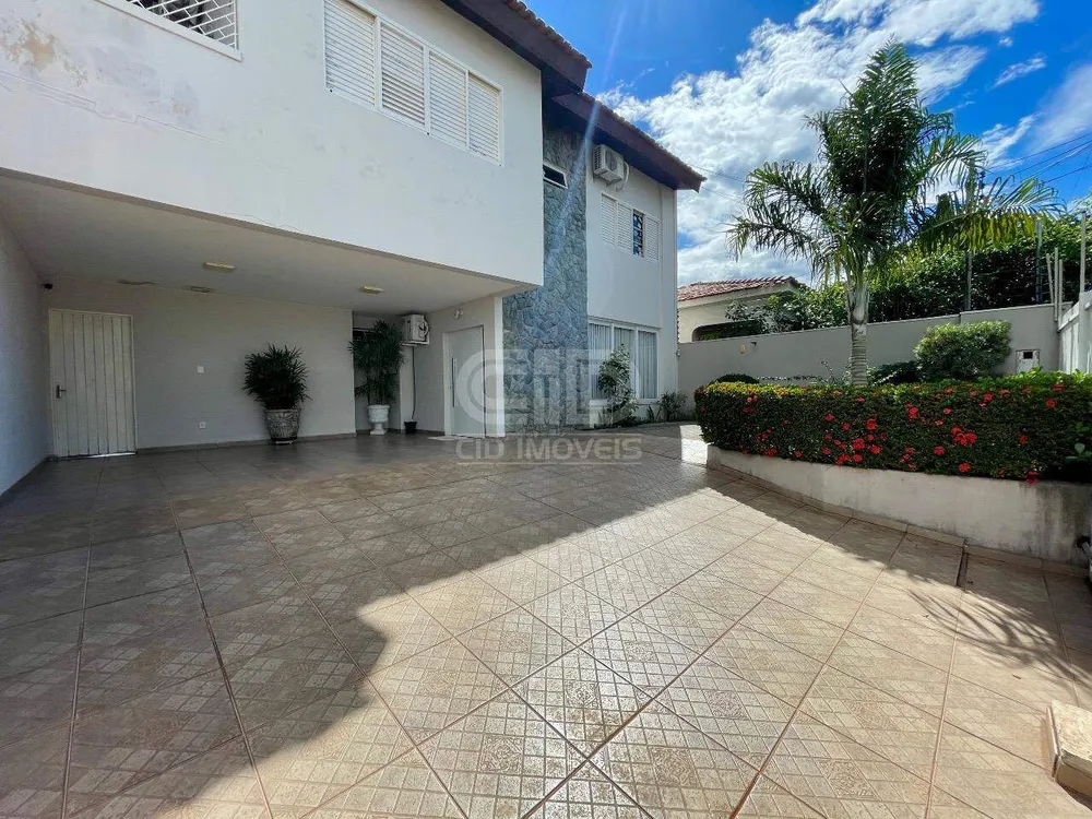 Casa, 4 quartos, 232 m² - Foto 1