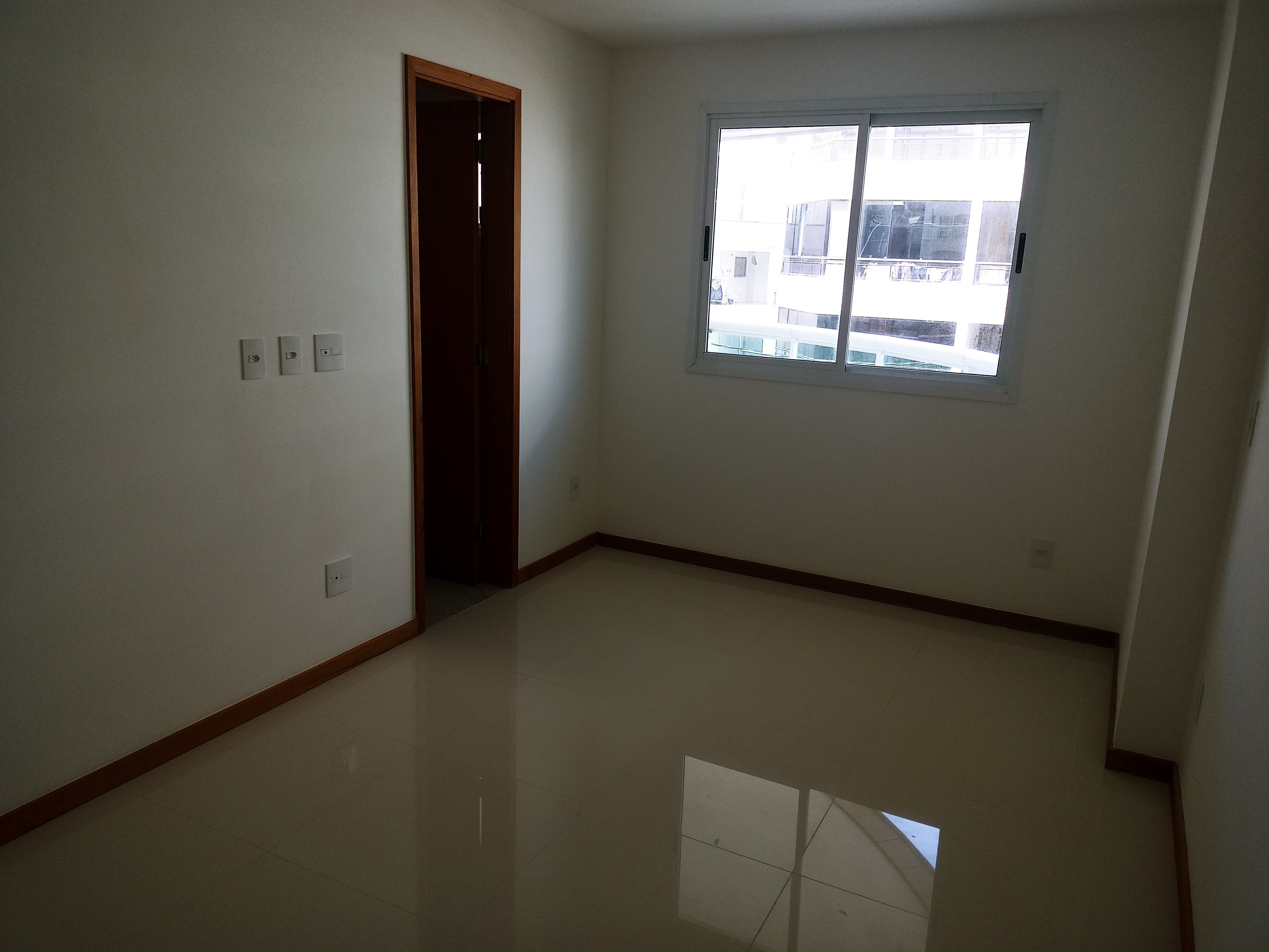 Apartamento à venda com 3 quartos, 110m² - Foto 2