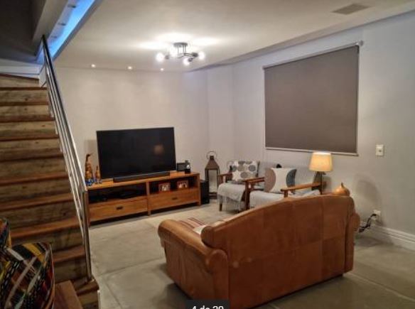 Casa de Condomínio à venda com 3 quartos, 200m² - Foto 2