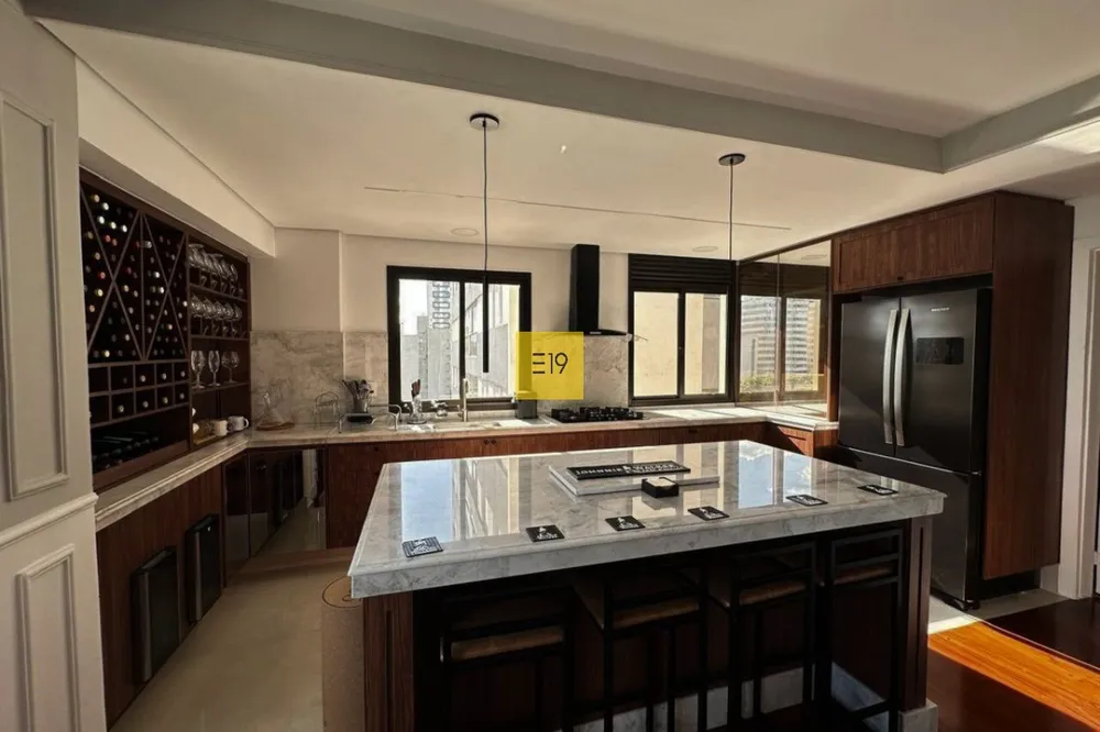 Apartamento, 3 quartos, 240 m² - Foto 2