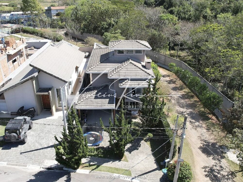 Casa de Condomínio à venda com 3 quartos, 219m² - Foto 3