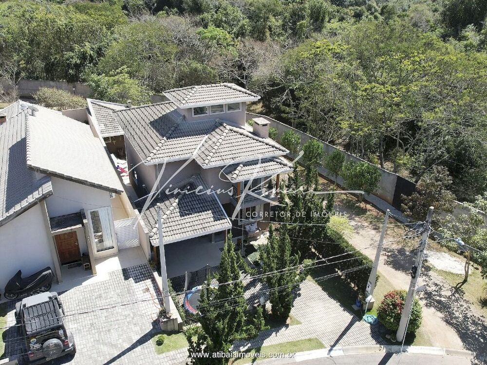 Casa de Condomínio à venda com 3 quartos, 219m² - Foto 2