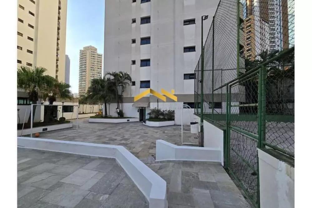 Apartamento à venda com 4 quartos, 214m² - Foto 4