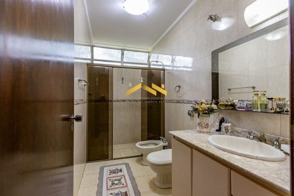 Casa à venda com 3 quartos, 388m² - Foto 2