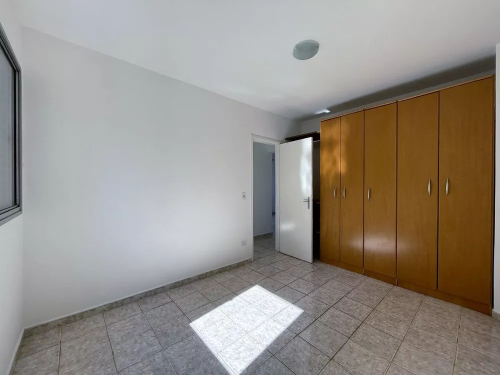 Apartamento à venda com 2 quartos, 70m² - Foto 4