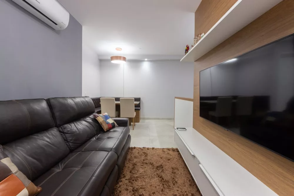 Apartamento à venda com 2 quartos, 64m² - Foto 2