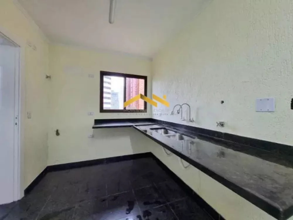 Apartamento à venda com 4 quartos, 236m² - Foto 4