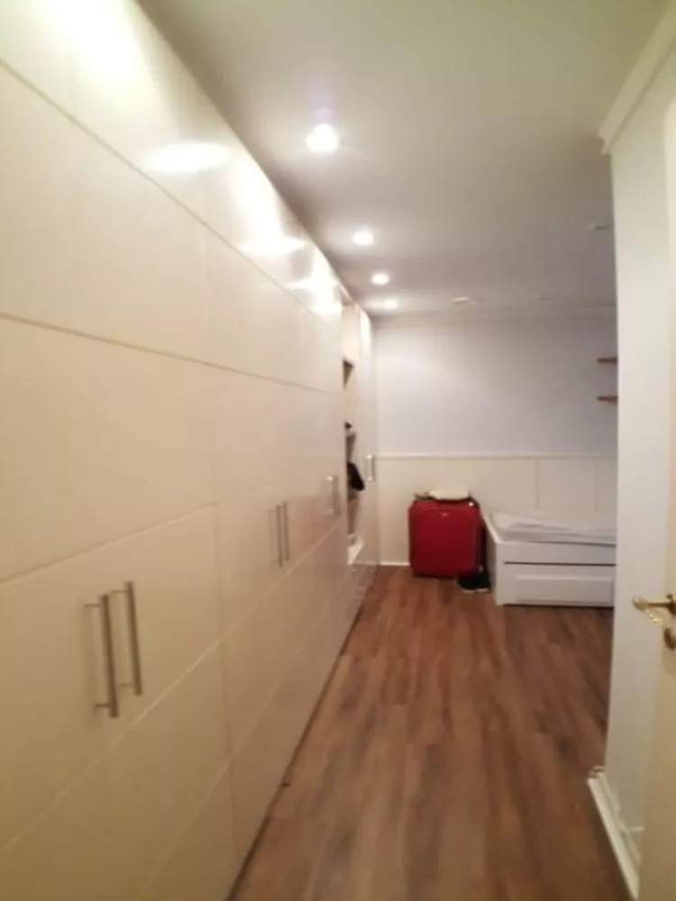 Apartamento à venda com 3 quartos, 215m² - Foto 4