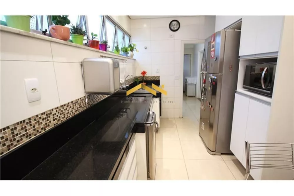 Apartamento à venda com 3 quartos, 143m² - Foto 11