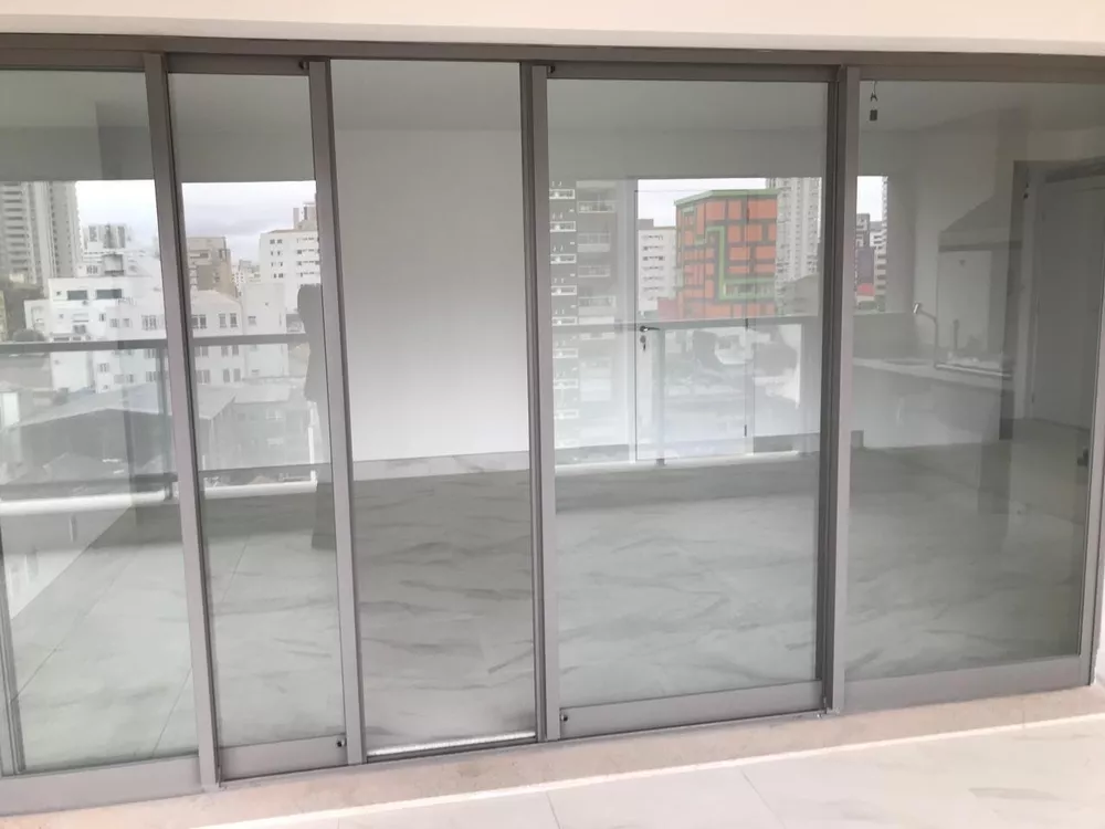 Apartamento à venda com 3 quartos, 131m² - Foto 1