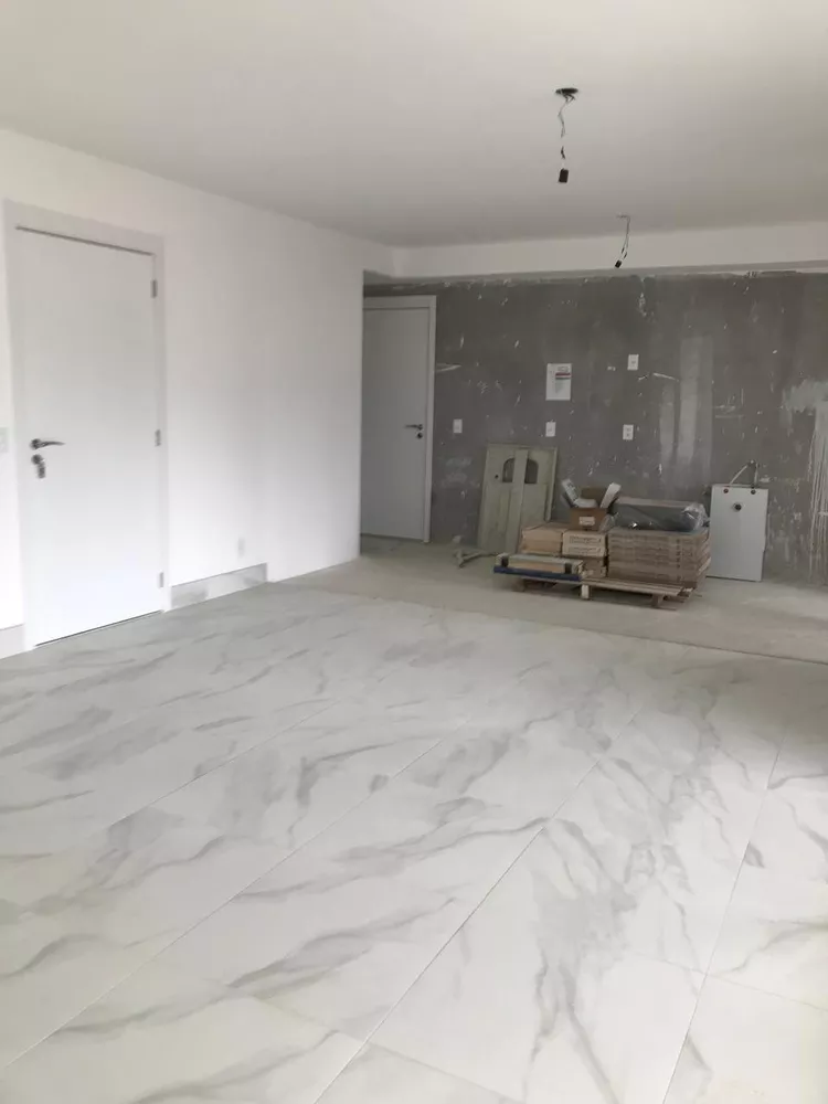 Apartamento à venda com 3 quartos, 131m² - Foto 3