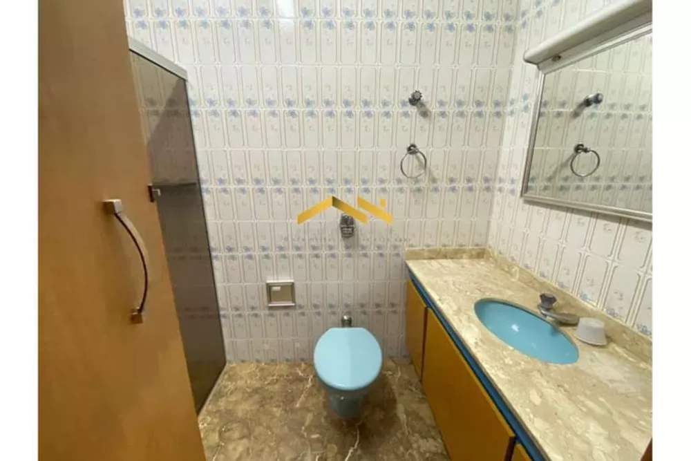 Casa à venda com 3 quartos, 250m² - Foto 7