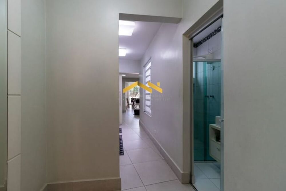 Casa à venda com 3 quartos, 220m² - Foto 7