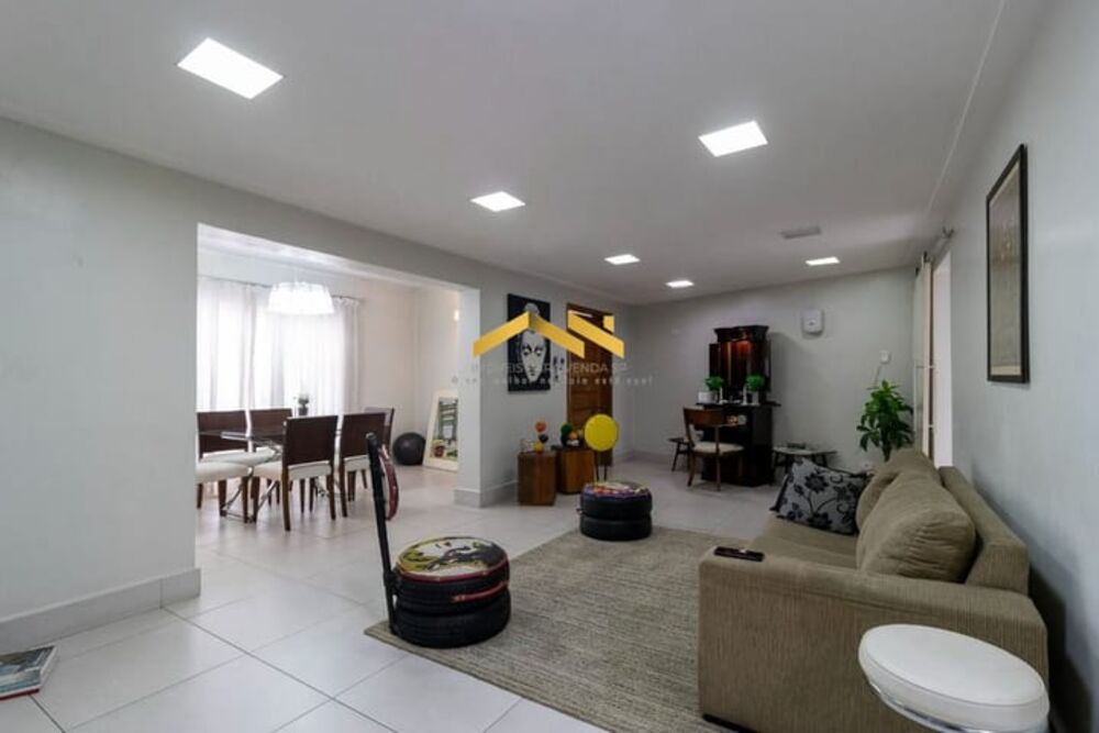 Casa à venda com 3 quartos, 220m² - Foto 9