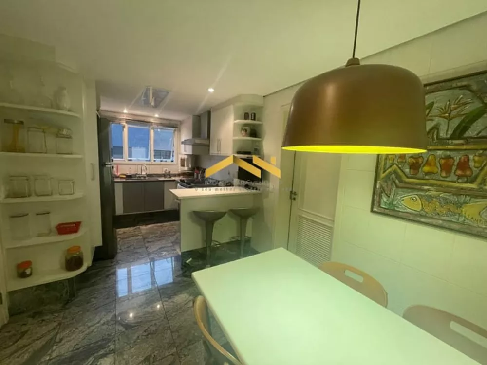 Apartamento à venda com 3 quartos, 200m² - Foto 1