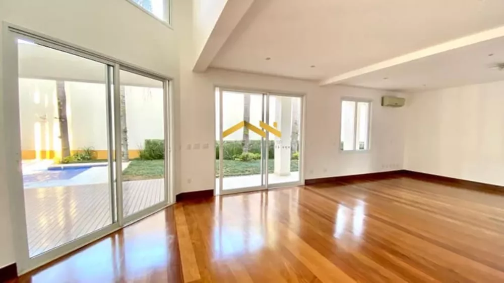 Casa à venda com 4 quartos, 608m² - Foto 1