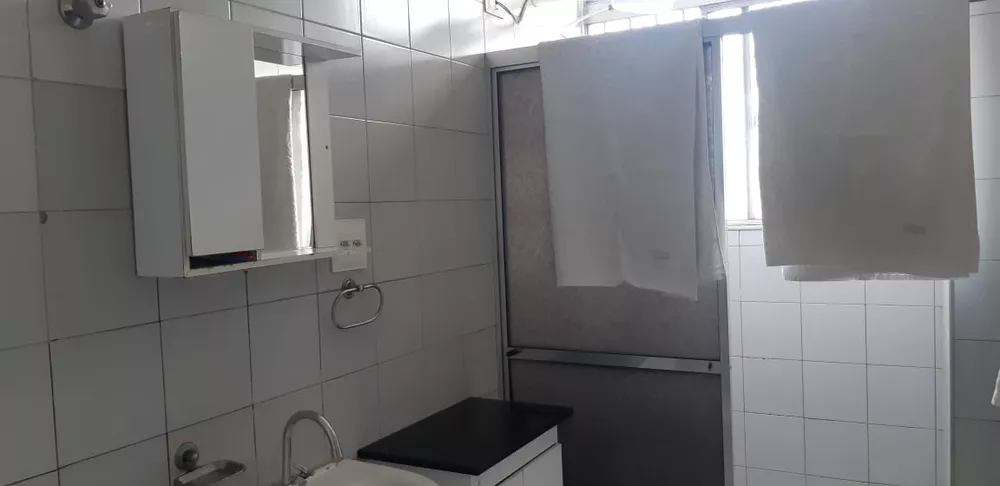 Apartamento à venda com 2 quartos, 70m² - Foto 2