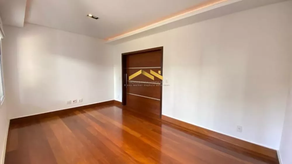 Casa à venda com 4 quartos, 608m² - Foto 2