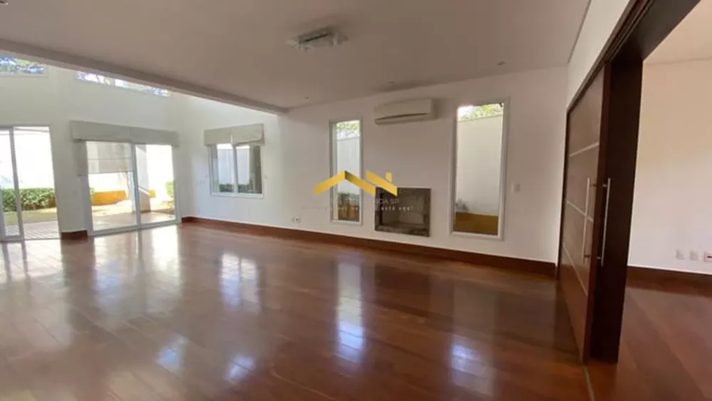 Casa à venda com 4 quartos, 608m² - Foto 1