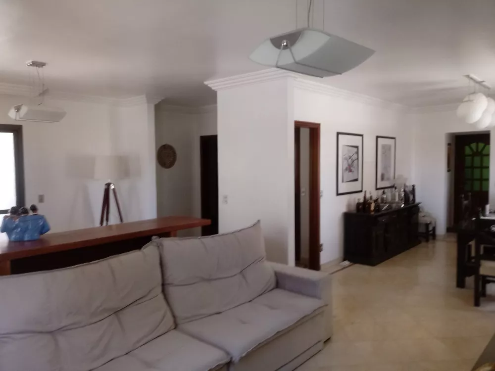 Apartamento à venda com 4 quartos, 210m² - Foto 2