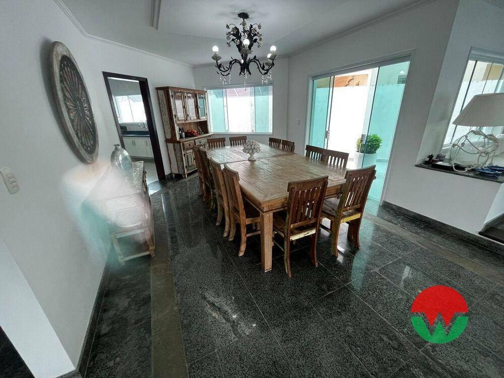 Casa de Condomínio à venda com 4 quartos, 398m² - Foto 2