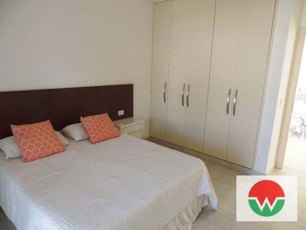 Casa de Condomínio à venda e aluguel com 4 quartos, 340m² - Foto 2