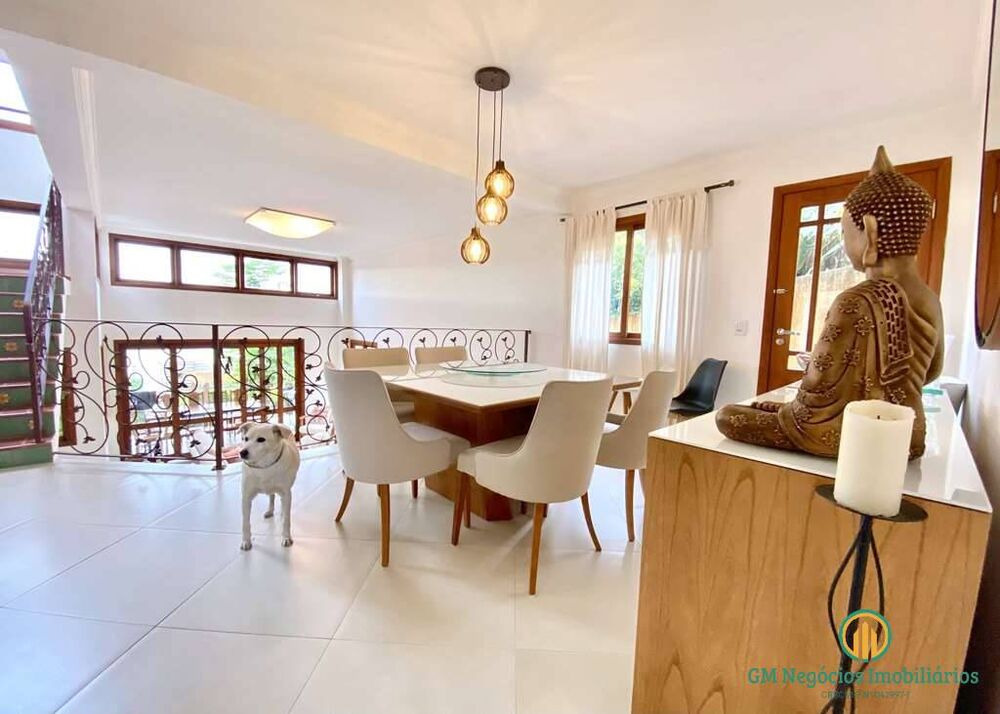 Casa de Condomínio à venda com 4 quartos, 325m² - Foto 2
