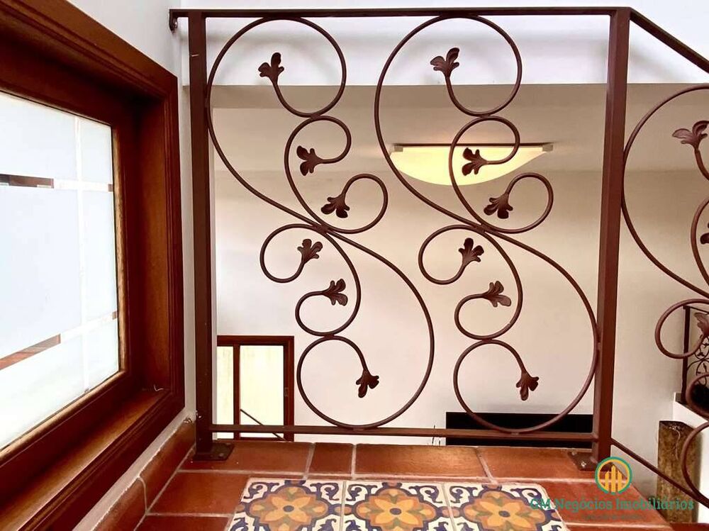 Casa de Condomínio à venda com 4 quartos, 325m² - Foto 1