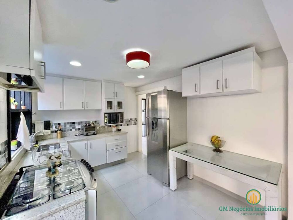 Casa de Condomínio à venda com 4 quartos, 250m² - Foto 3