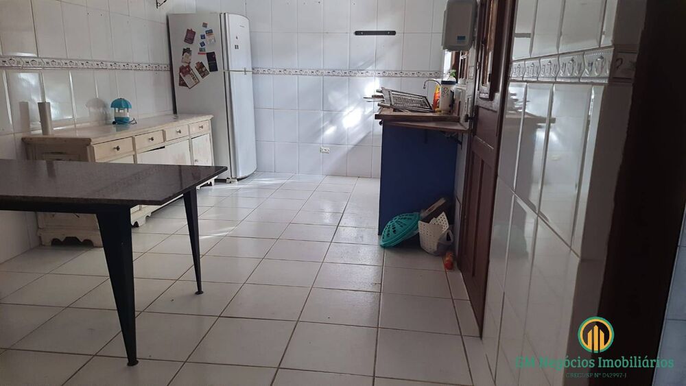 Casa de Condomínio à venda com 3 quartos, 250m² - Foto 4