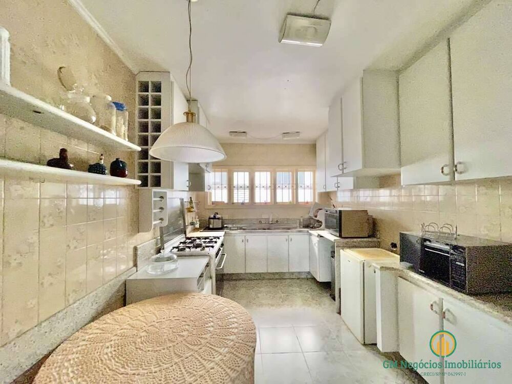 Casa à venda com 4 quartos, 353m² - Foto 4