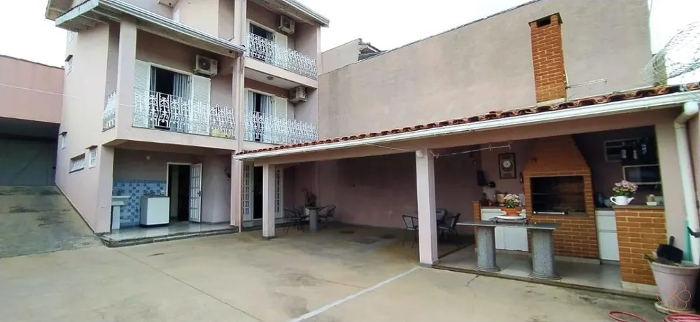 Casa, 3 quartos, 225 m² - Foto 1