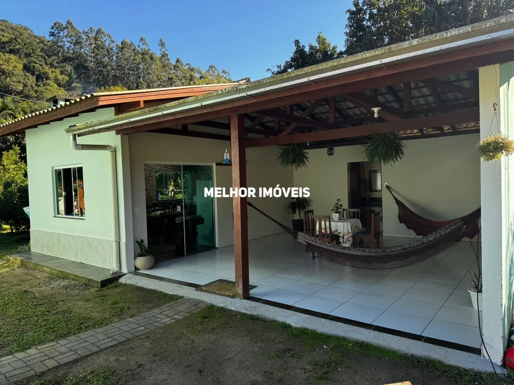 Chácara, 3 quartos, 2500 m² - Foto 1