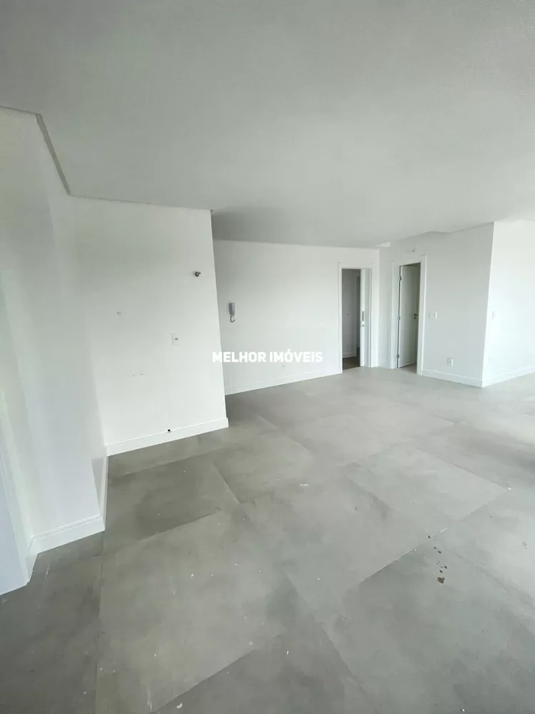 Apartamento à venda com 4 quartos, 151m² - Foto 1