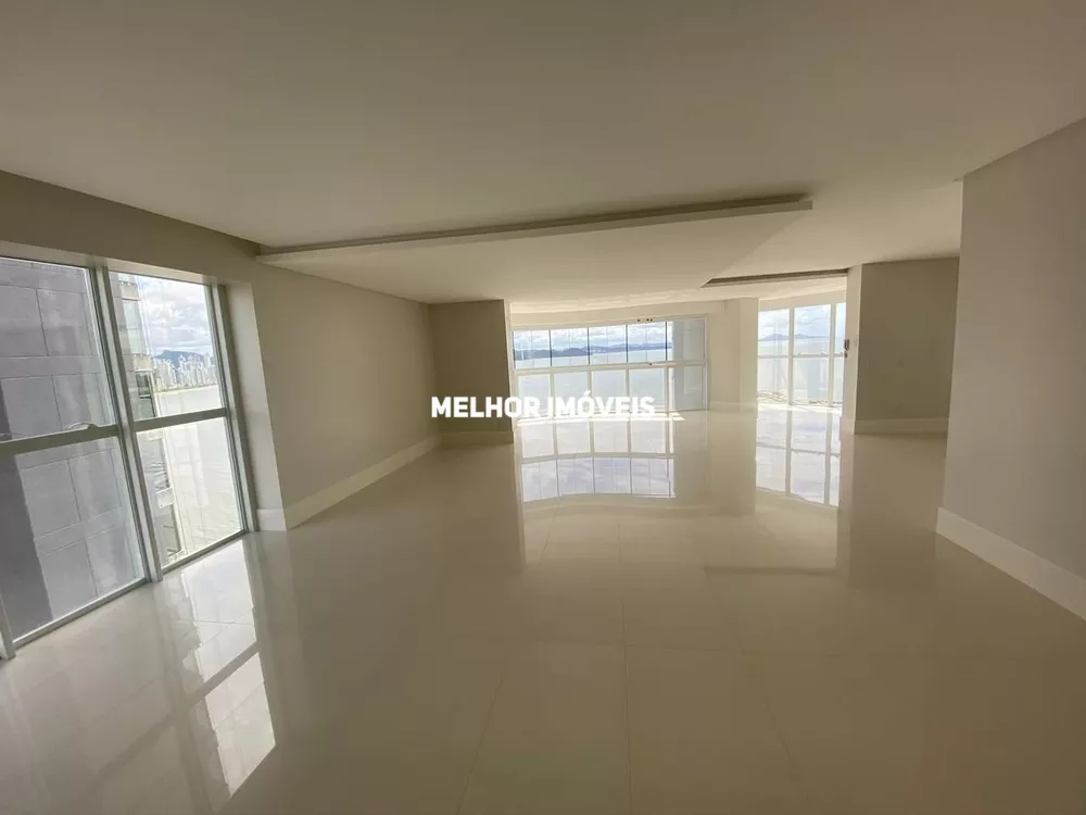 Apartamento à venda com 4 quartos, 237m² - Foto 3