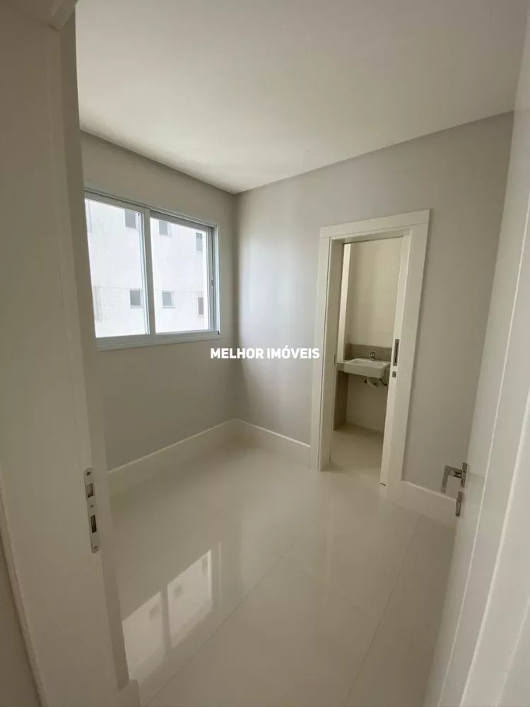 Apartamento à venda com 4 quartos, 237m² - Foto 7