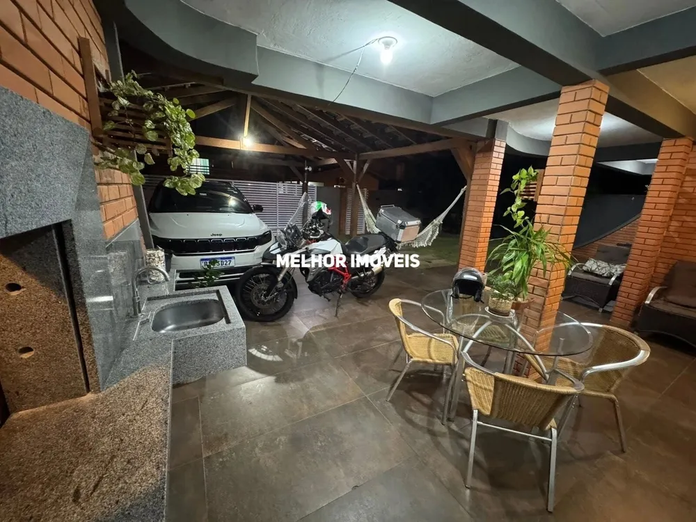 Casa, 4 quartos, 190 m² - Foto 1
