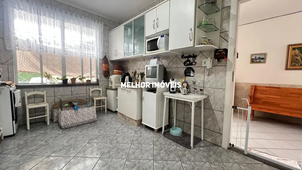 Casa, 3 quartos, 242 m² - Foto 2