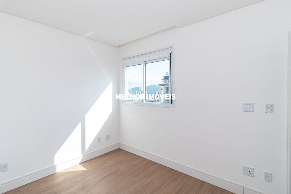 Apartamento à venda com 3 quartos, 121m² - Foto 18