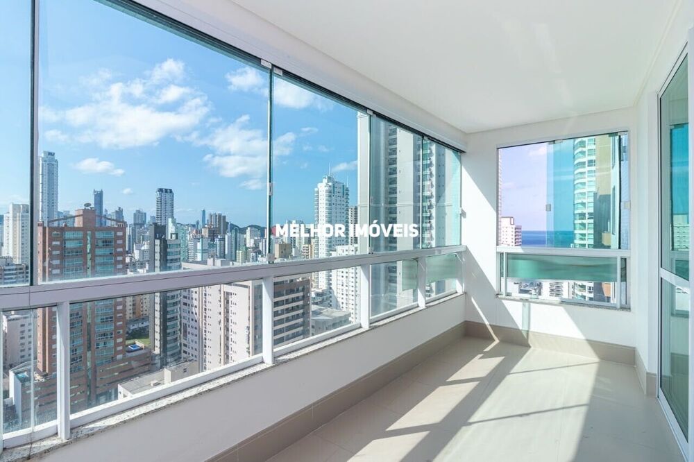 Apartamento à venda com 3 quartos, 121m² - Foto 1