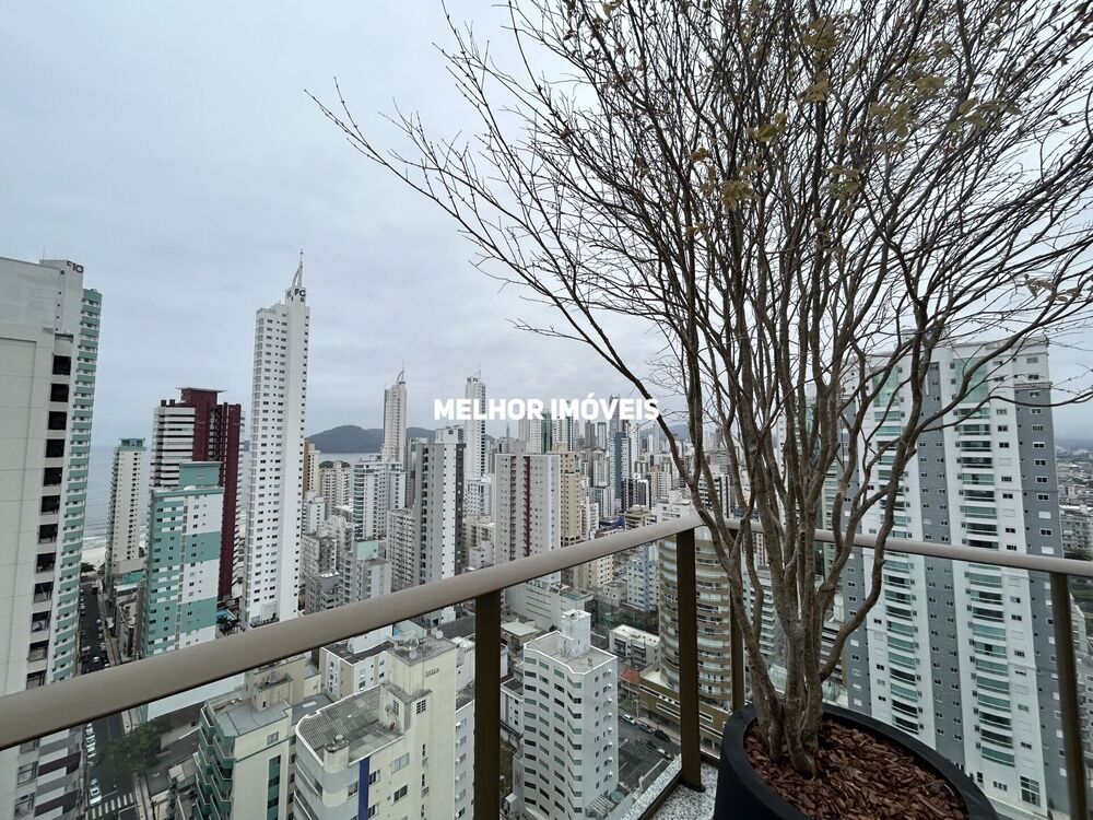 Apartamento para alugar com 4 quartos, 138m² - Foto 1