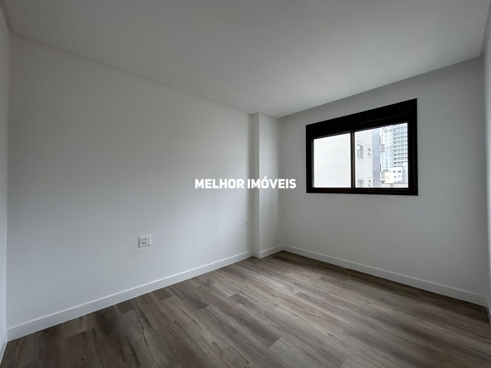 Apartamento para alugar com 4 quartos, 138m² - Foto 3