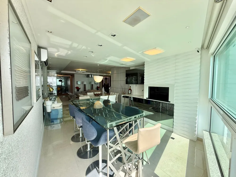 Apartamento, 4 quartos, 219 m² - Foto 2
