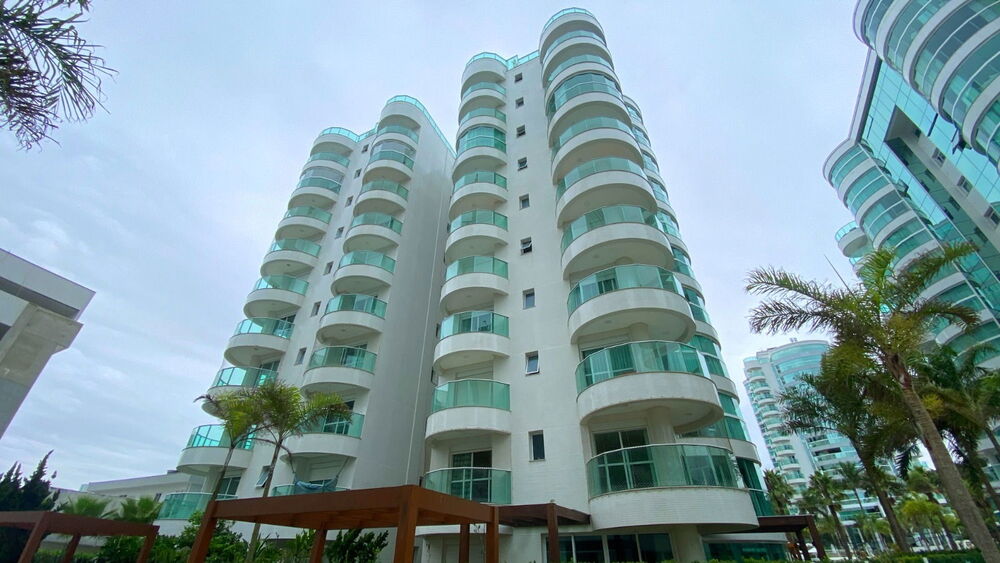 Apartamento à venda com 3 quartos, 199m² - Foto 3