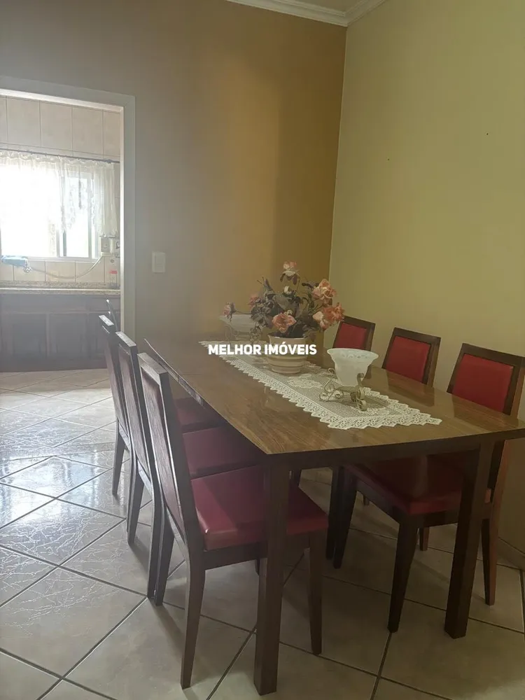 Casa, 3 quartos, 200 m² - Foto 1