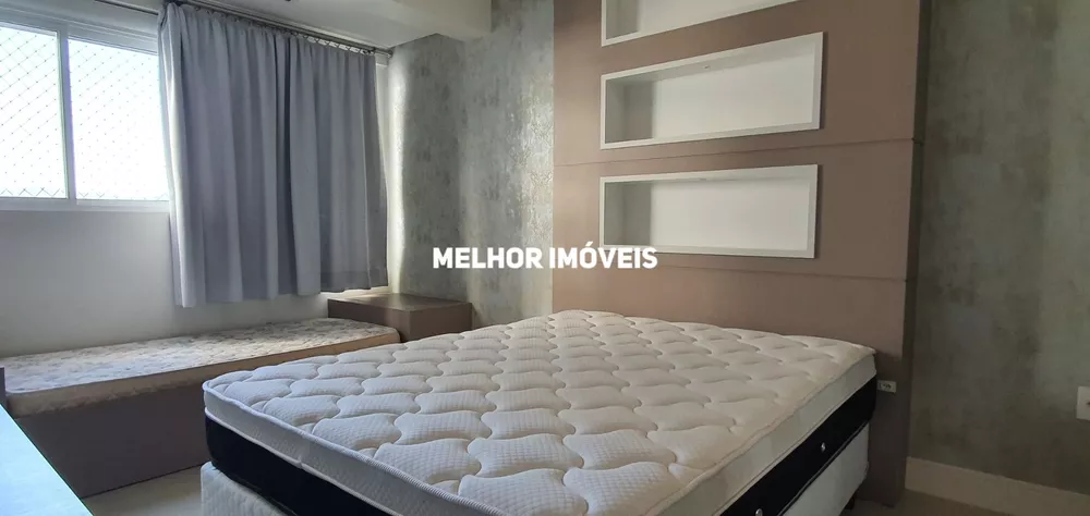 Apartamento à venda com 3 quartos, 140m² - Foto 3